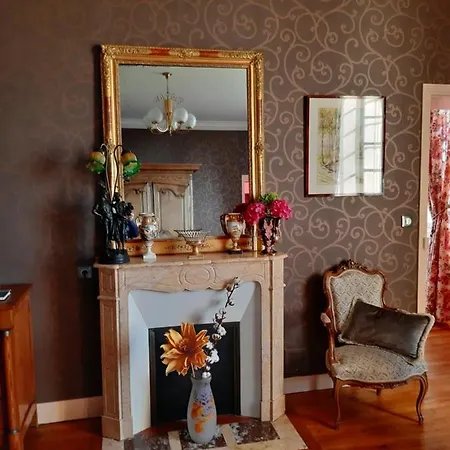 Manoir De Conjon Bed and breakfast Crouay