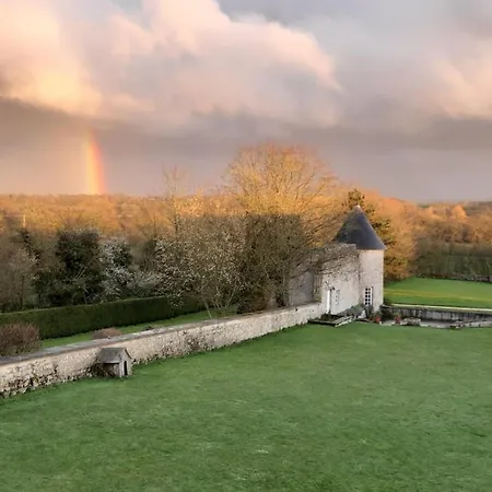 Manoir De Conjon Bed and breakfast Crouay