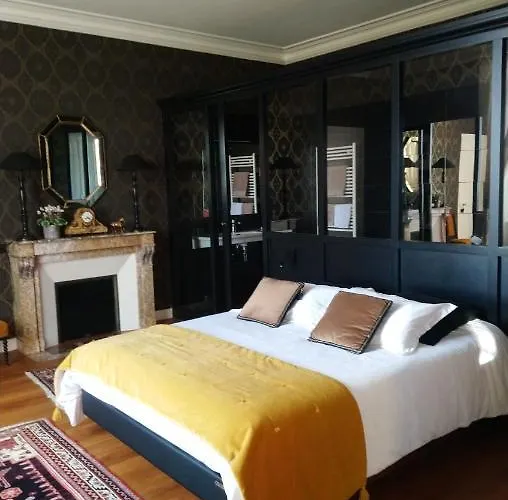 Manoir De Conjon Bed & Breakfast 3*