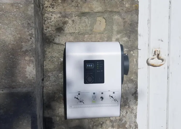 Manoir De Conjon Bed & Breakfast 3*