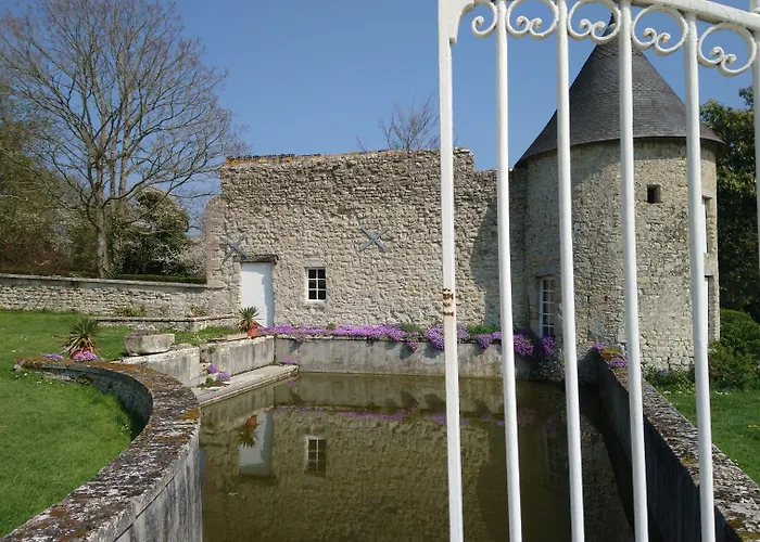 Bed & Breakfast Manoir De Conjon