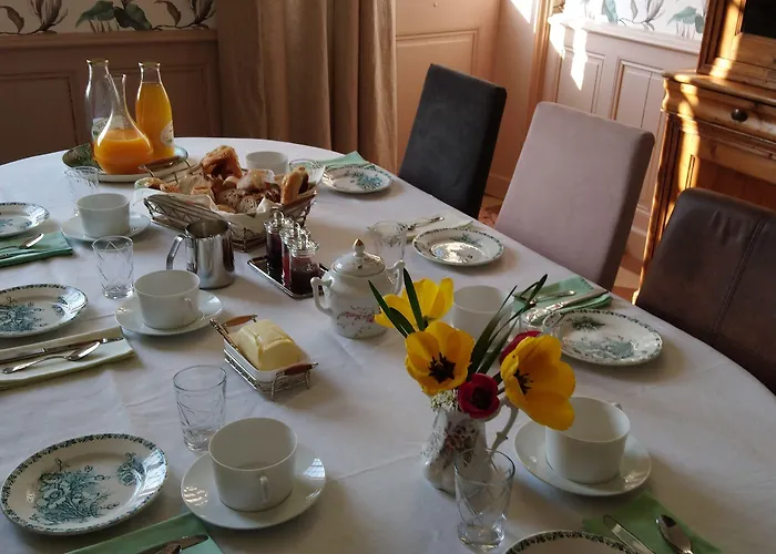 Manoir De Conjon Bed & Breakfast 3*